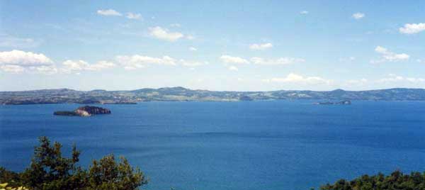 Bolsena, lago volcánico Bolsena, lago volcánico