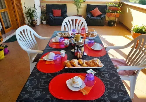 Colazione inclusa servita sulla terrazza panoramica durante la bella stagione