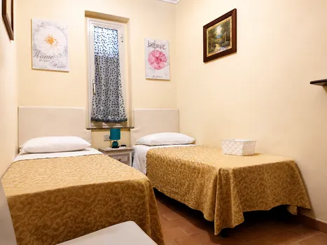 Room that can also be used as a single room