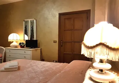 Details of the double room at B&B Il Terrazzo in Orvieto