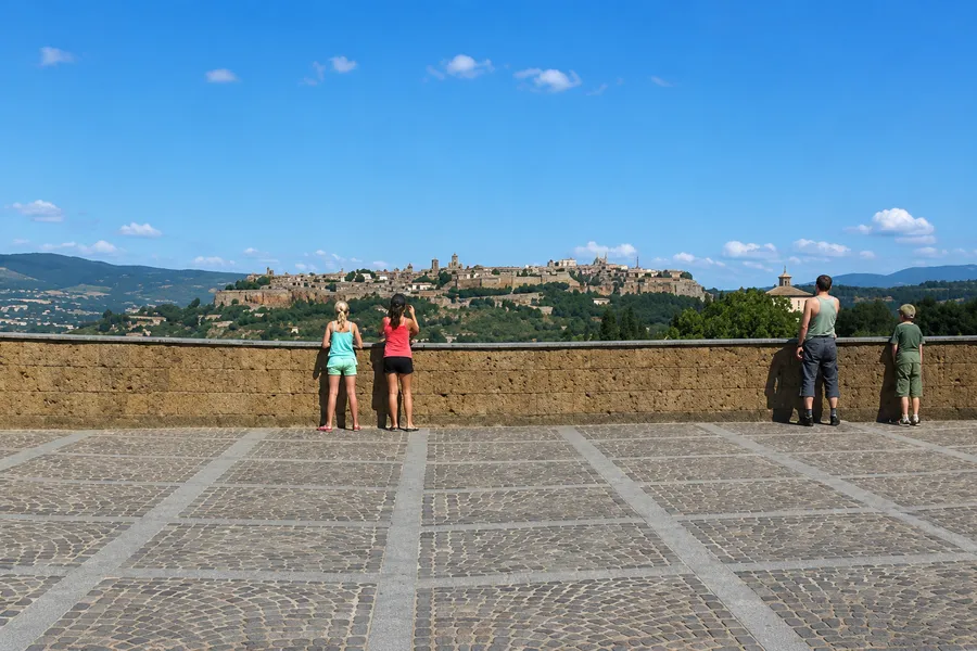 Vista panorámica de Orvieto desde la terraza mirador
