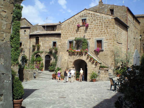 foto del borgo di civita di bagnoregio